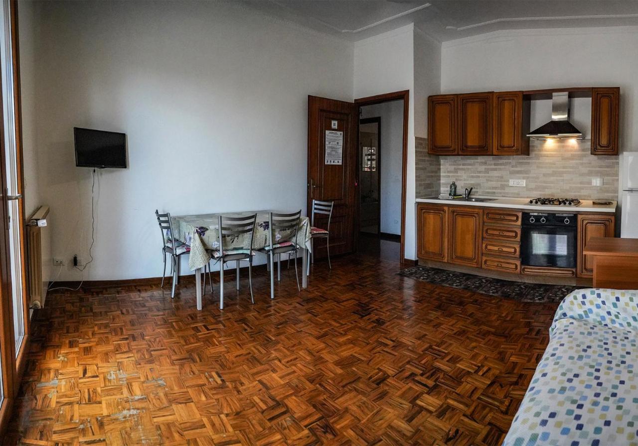 Agriturismo La Rocca 산토바르톨로메오알마레 외부 사진